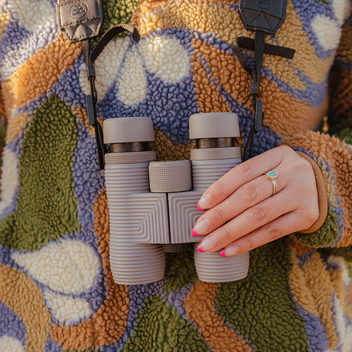 Field Issue 8x32 Binoculars - Image 9