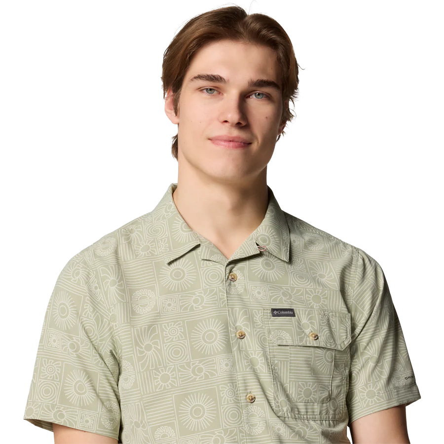 Men's Tech Trail Utility Print Woven Short Sleeve Shirt - Image 2